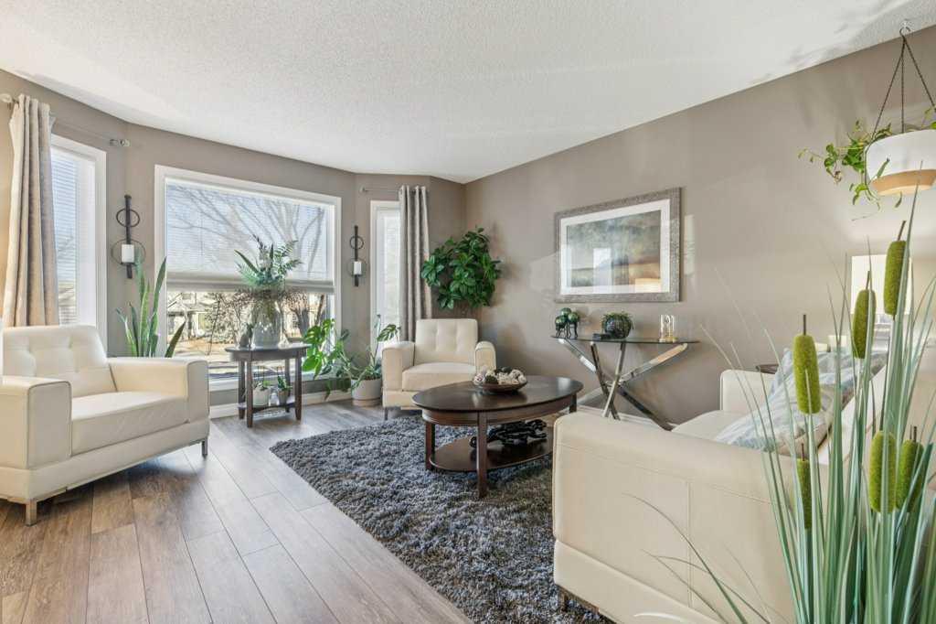 11 Somervale Drive SW