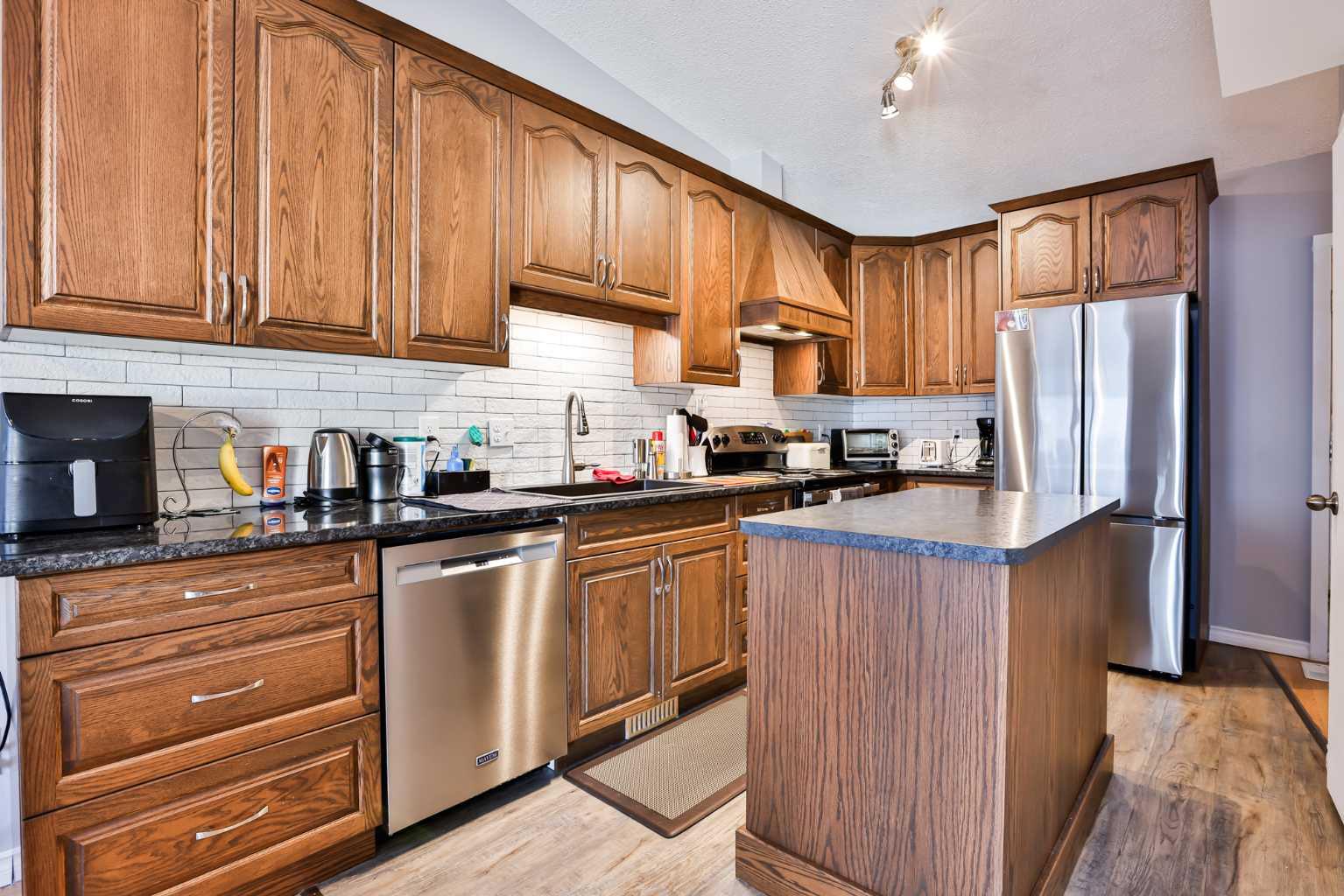 135 Jerry Potts Boulevard W 2