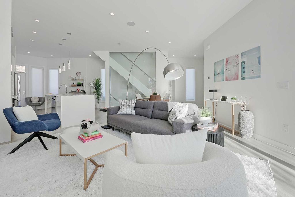 Photo of 454 15 Avenue NE, Calgary, AB T2E 4Z8 (MLS # A2282630)