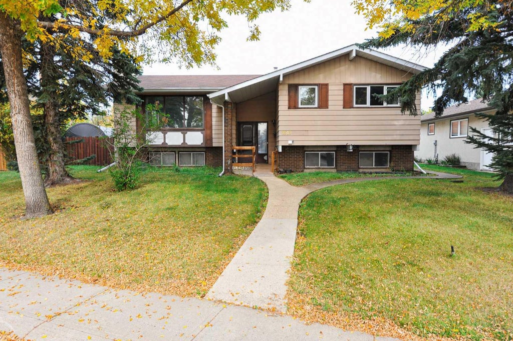 Photo of 6508 37 Avenue, Camrose, AB T4V 3J6 (MLS # A2347267)