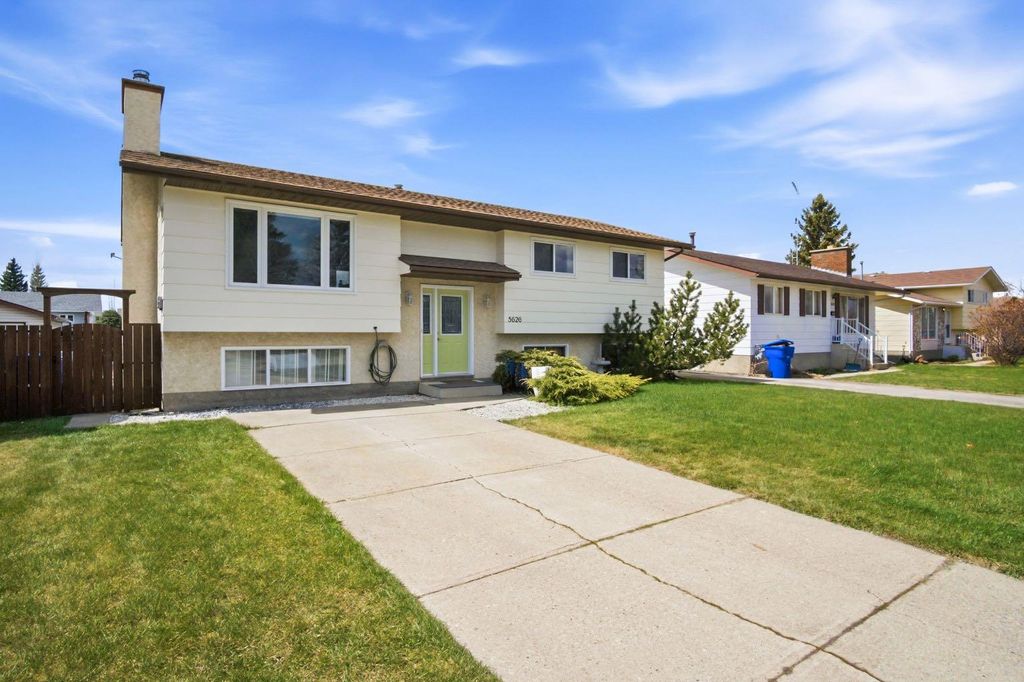Photo of 5626 57 Avenue, Olds, AB T4H 1K2 (MLS # A2309173)