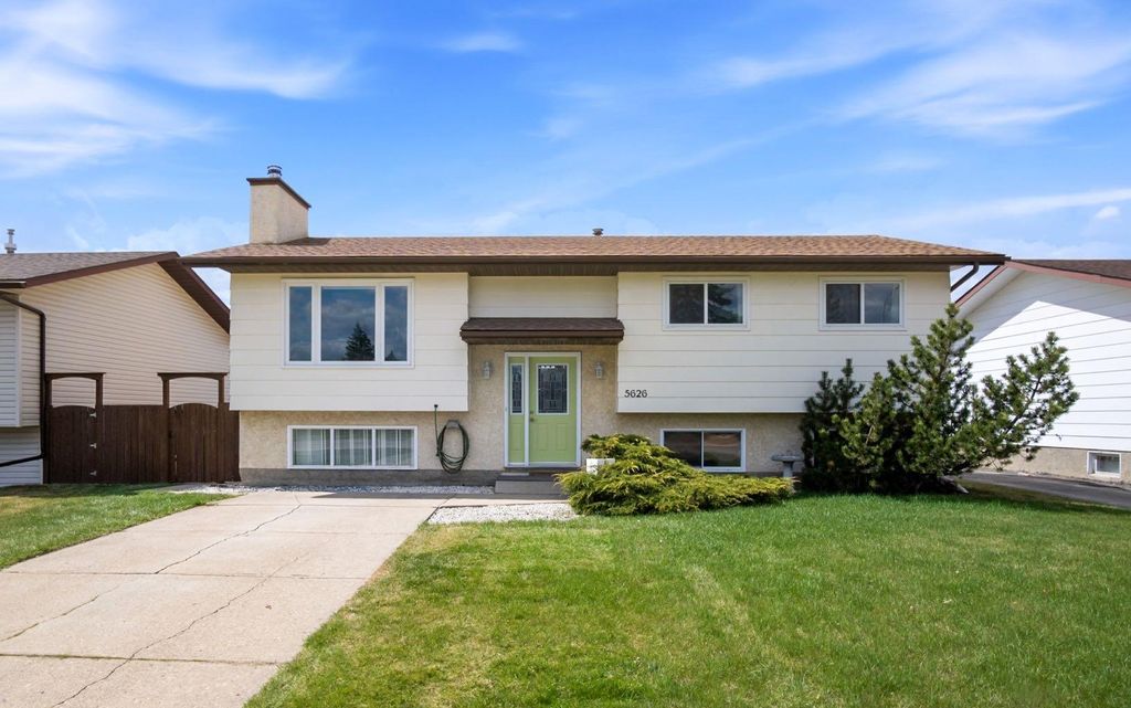 Photo of 5626 57 Avenue, Olds, AB T4H 1K2 (MLS # A2309173)
