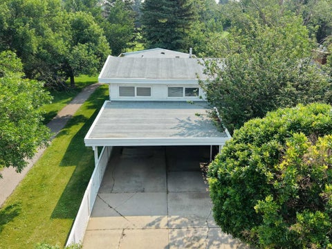 Photo of 2409 20 Street N, Lethbridge, AB T1H 4T9 (MLS # A2325229)