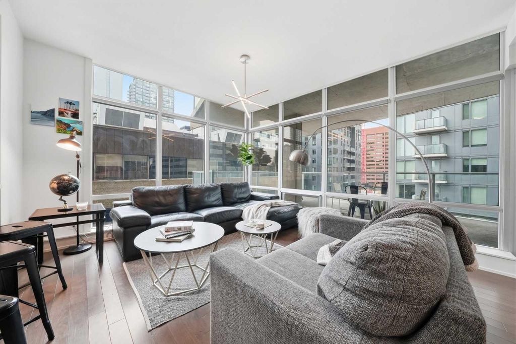 Photo of 530 12 Avenue SW #504, Calgary, AB T2R 0B1 (MLS # A2297858)