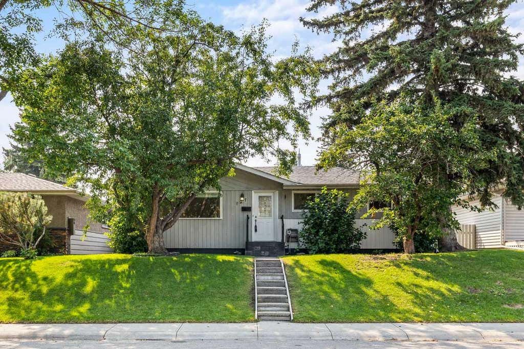 Photo of 127 Fredson Drive SE, Calgary, AB T2H 1E2 (MLS # A2339587)