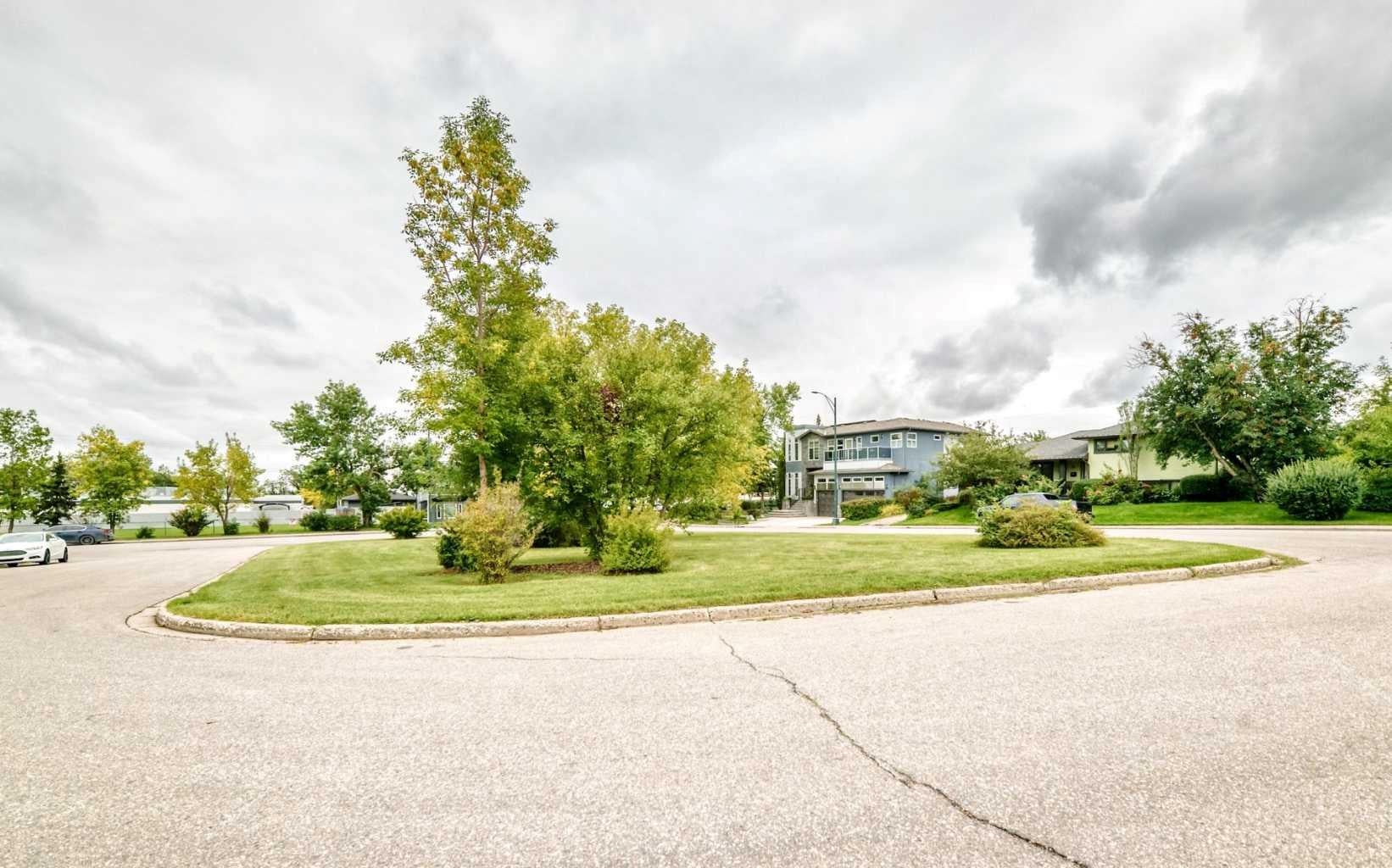 14 Carnarvon Way NW