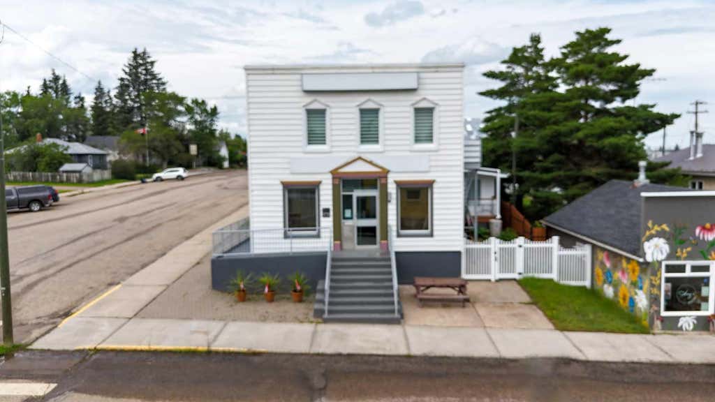 Photo of 2124 20 Street, Delburne, AB T0M 0V0 (MLS # A2339419)