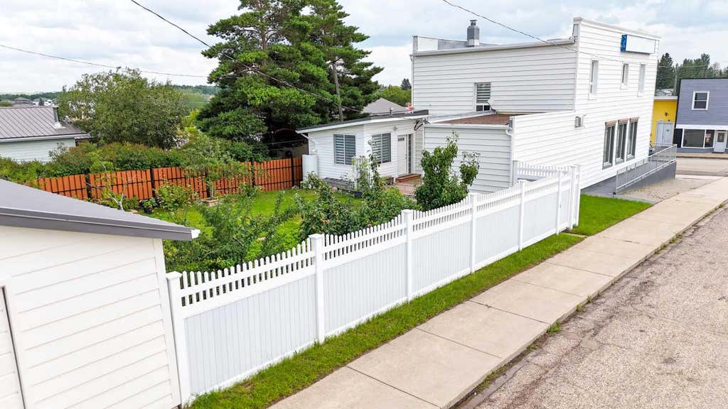 Photo of 2124 20 Street, Delburne, AB T0M 0V0 (MLS # A2339419)