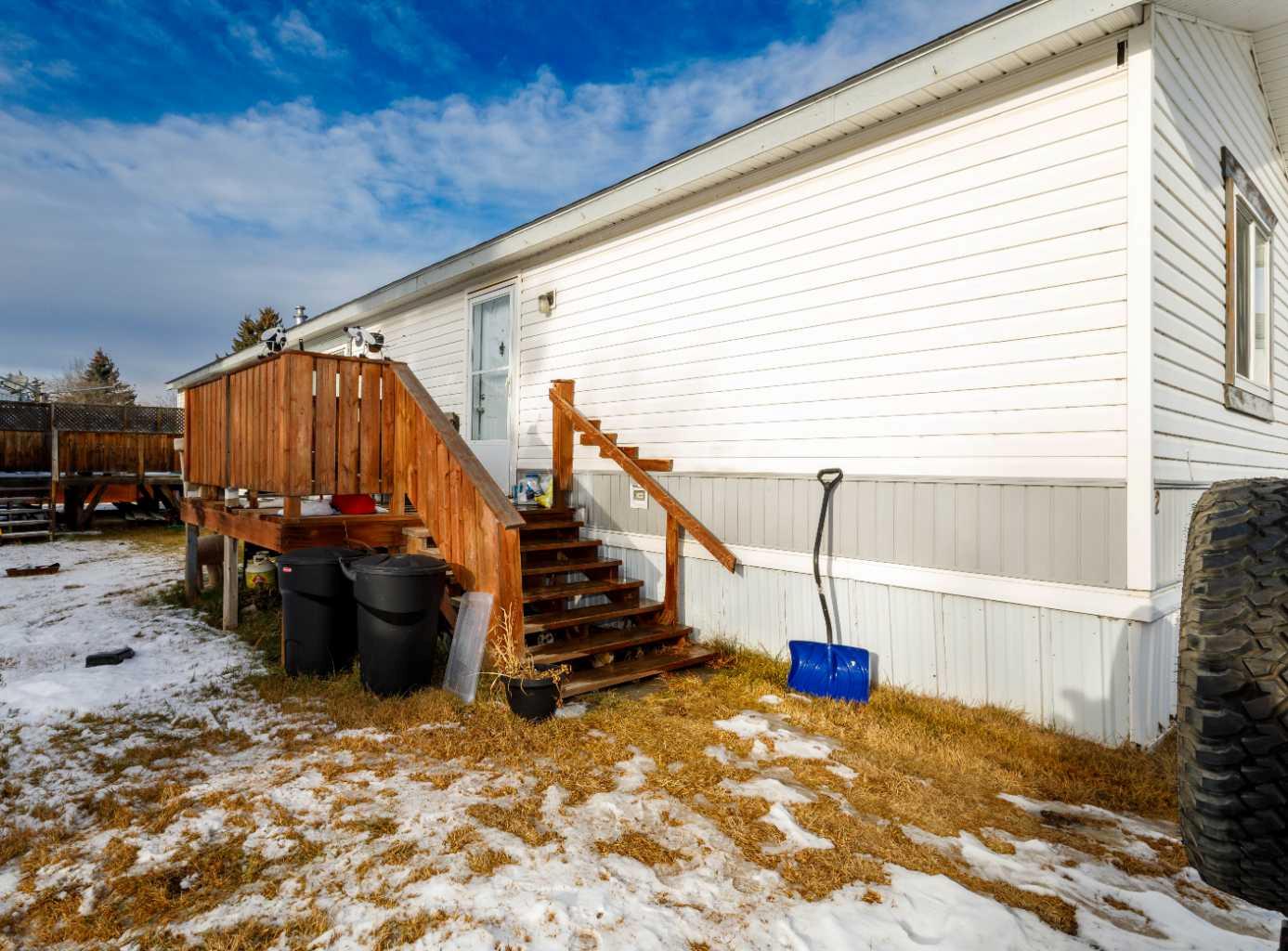 2 East Loop Joffre Trailer Crt.