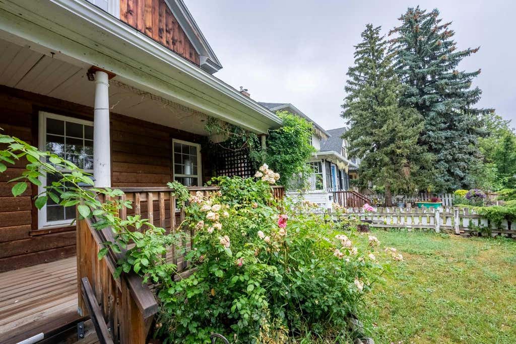 Photo of 287 7A Avenue S, Lethbridge, AB T1J 1N3 (MLS # A2337302)