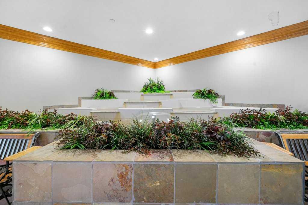 200 Lincoln Way SW 215