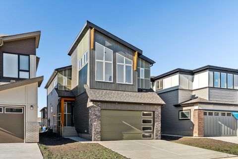 Photo of 168 Creekstone Circle SW, Calgary, AB T2X 5M6 (MLS # A2268326)