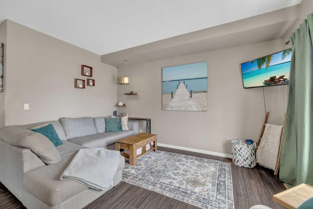 Photo of 50 Lucky Place #110, Sylvan Lake, AB T4S 0E3 (MLS # A2292251)