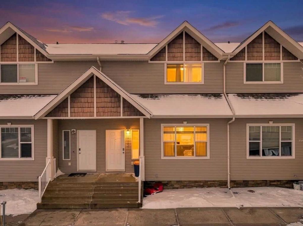 Photo of 50 Lucky Place #110, Sylvan Lake, AB T4S 0E3 (MLS # A2292251)