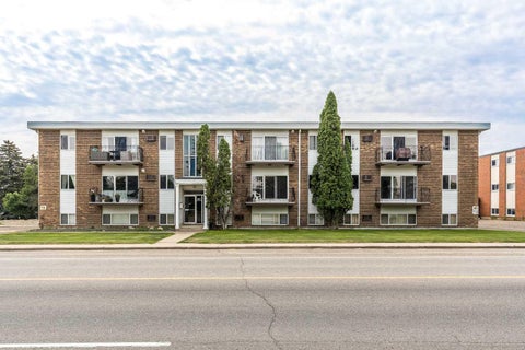 Photo of 663 12 Street NW #206, Medicine Hat, AB T1A 7M1 (MLS # A2330660)