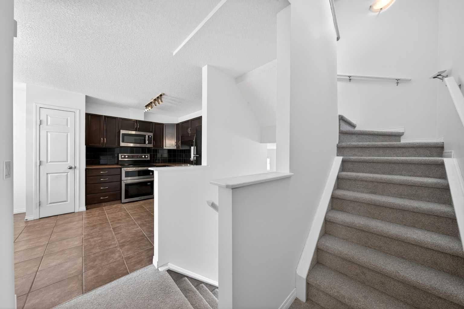 99 Copperfield Court SE