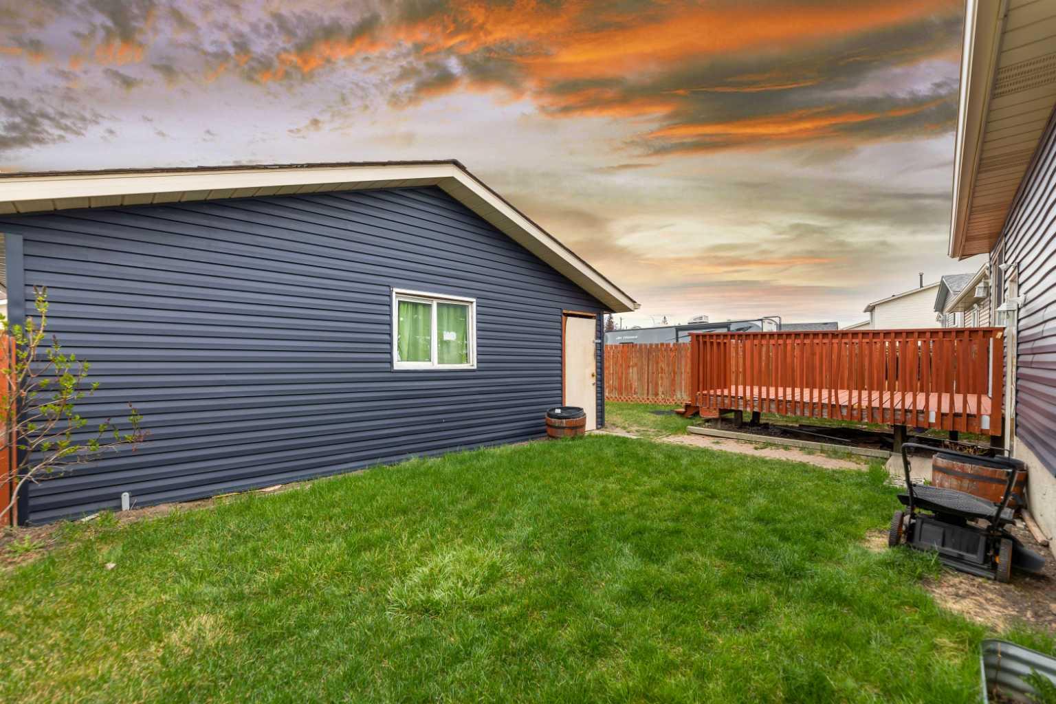 95 Falshire Way NE