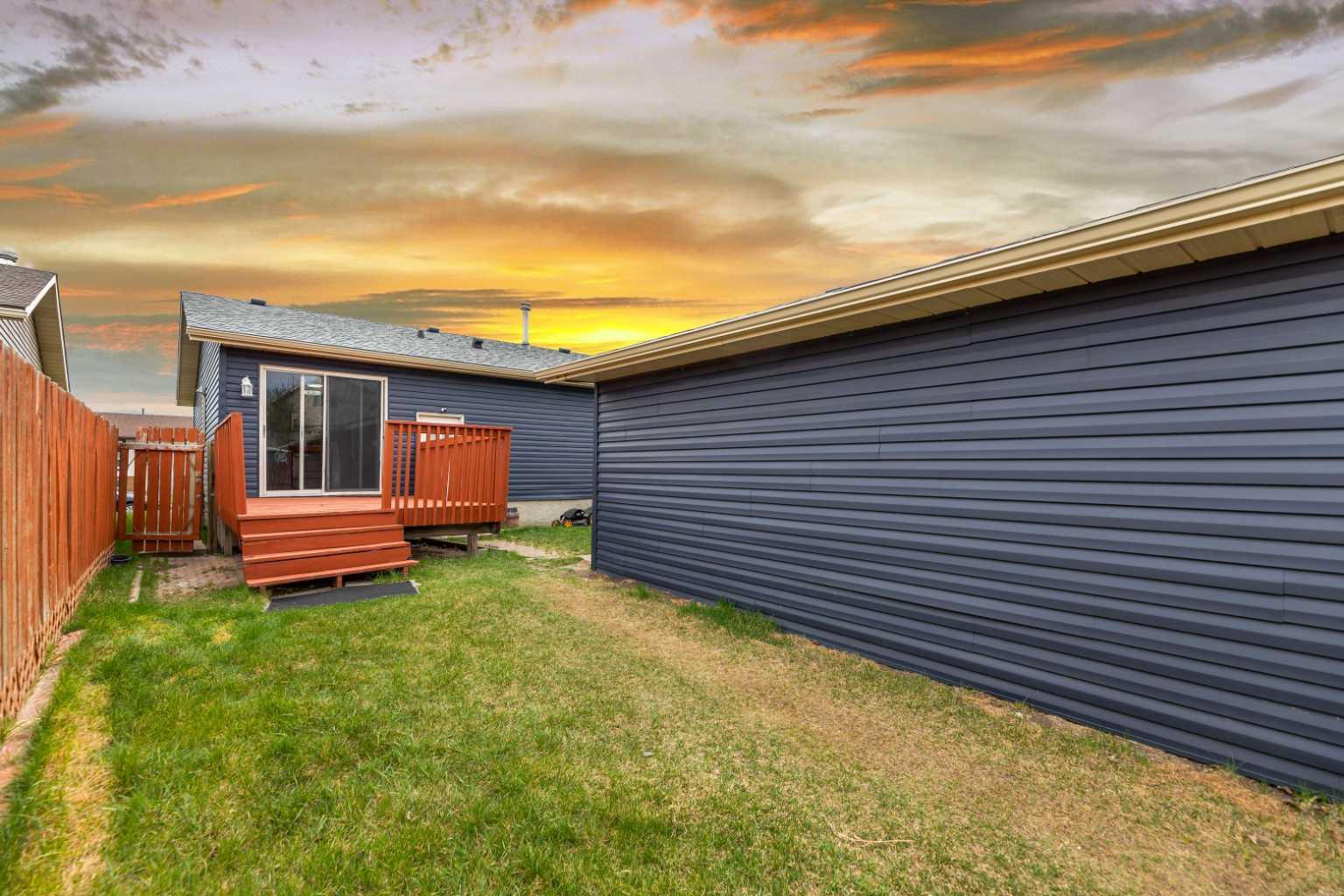 95 Falshire Way NE