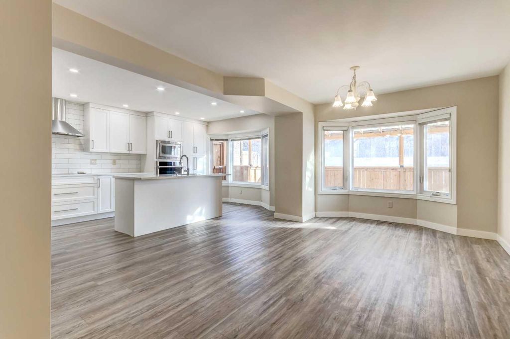Photo of 83 Hawkfield Crescent NW, Calgary, AB Y3G 1Z4 (MLS # A2282943)