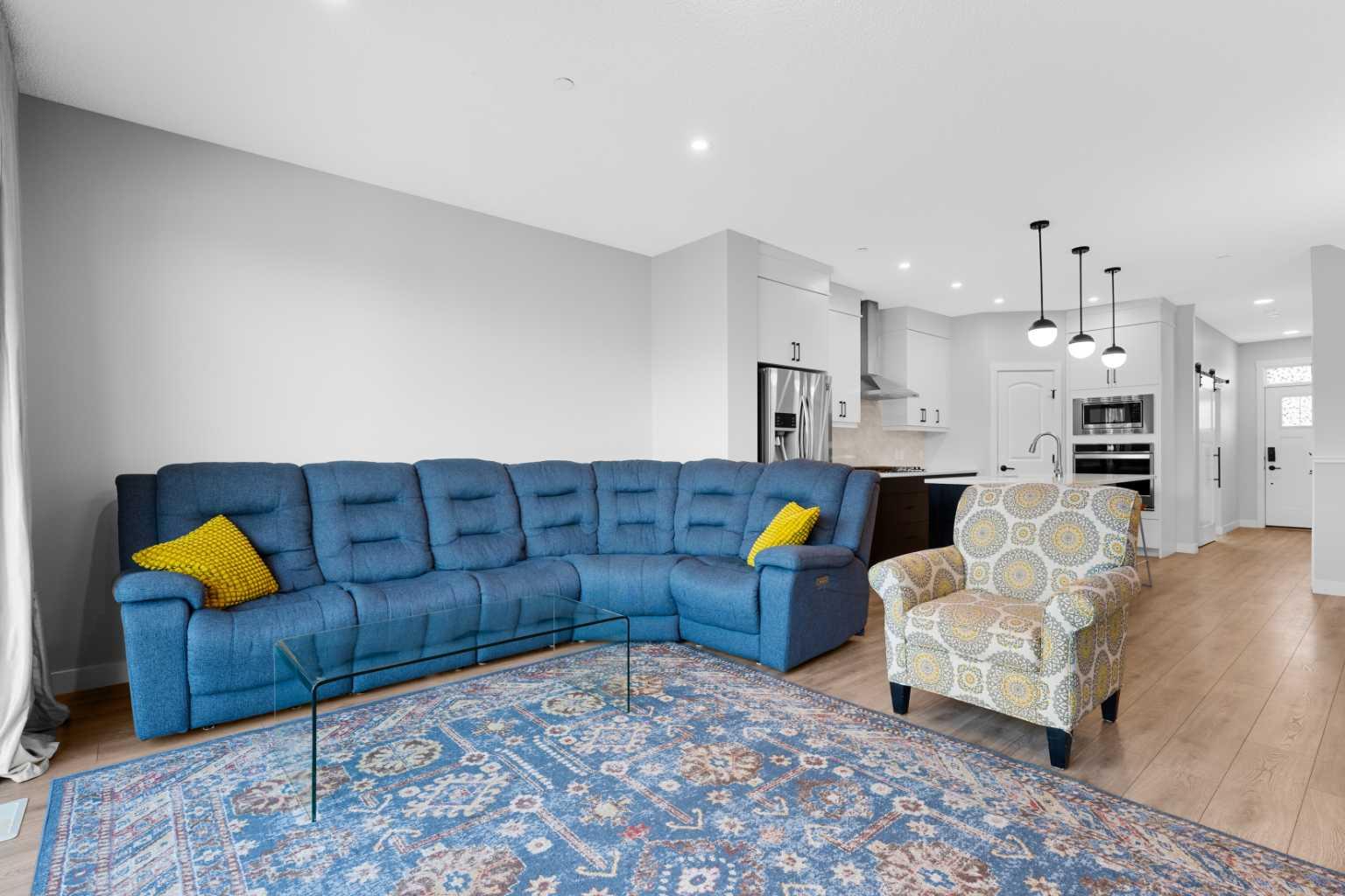 571 Livingston Way NE