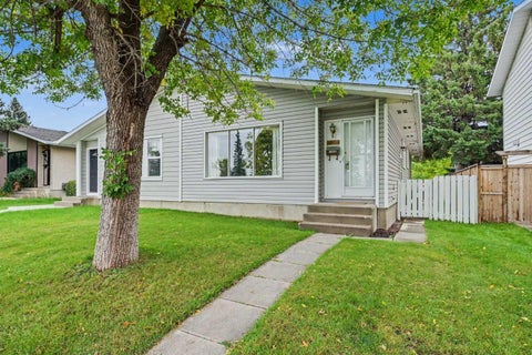 Photo of 6008 37 Street SW, Calgary, AB T3E 5M7 (MLS # A2345778)