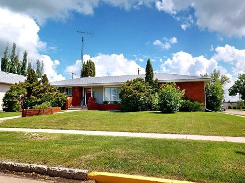 Photo of 4901 52 Street, Stettler, AB T0C 2L0 (MLS # A2326214)