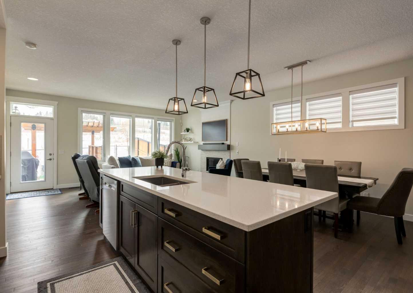 60 Crestbrook View SW