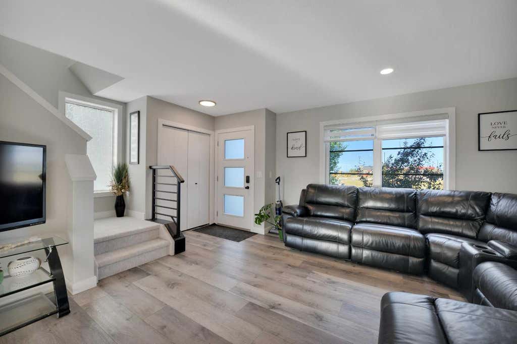 Photo of 4050 Ryders Ridge Boulevard, Sylvan Lake, AB T4S 0T5 (MLS # A2328628)