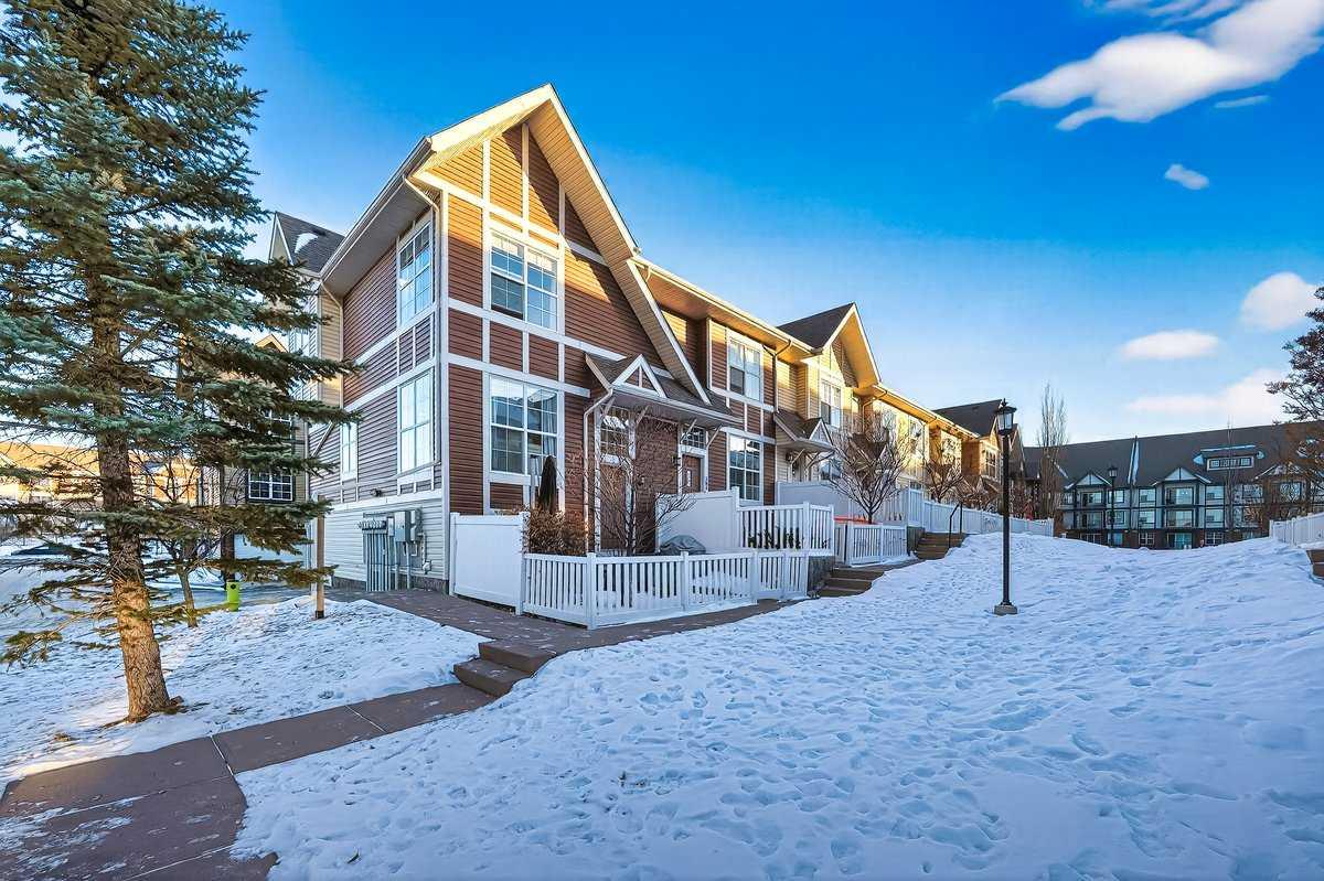 303 New Brighton Villas SE