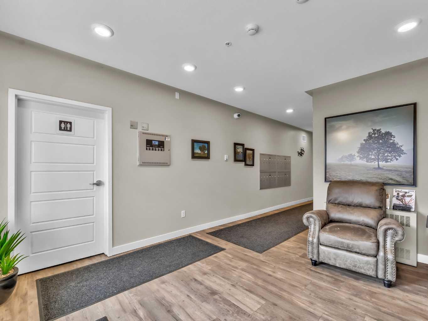 499 Meadow Lake Court E 303