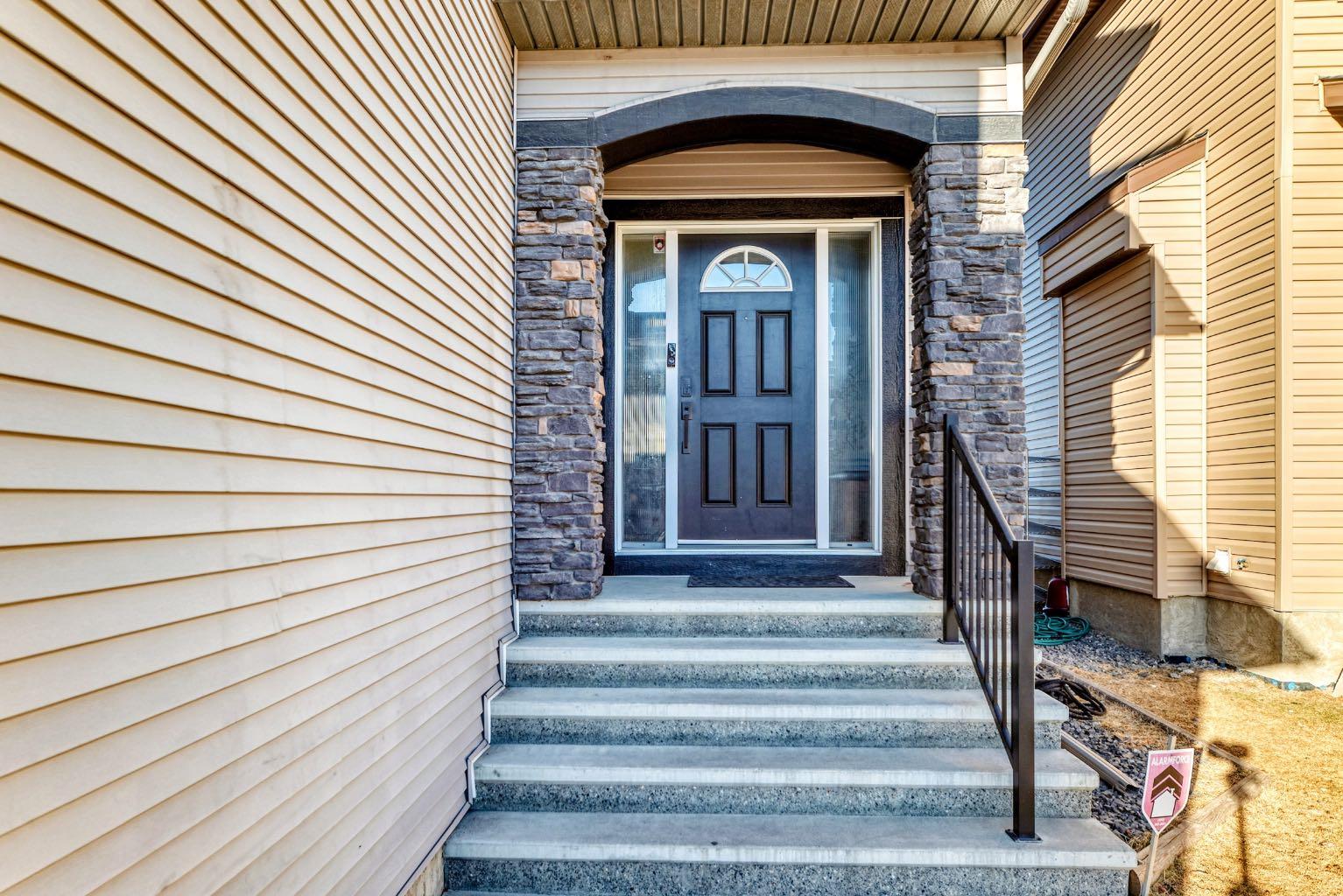 16 Skyview Shores Gardens NE