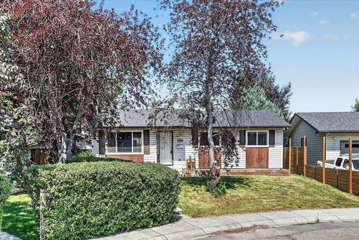 136 Templeview Place NE