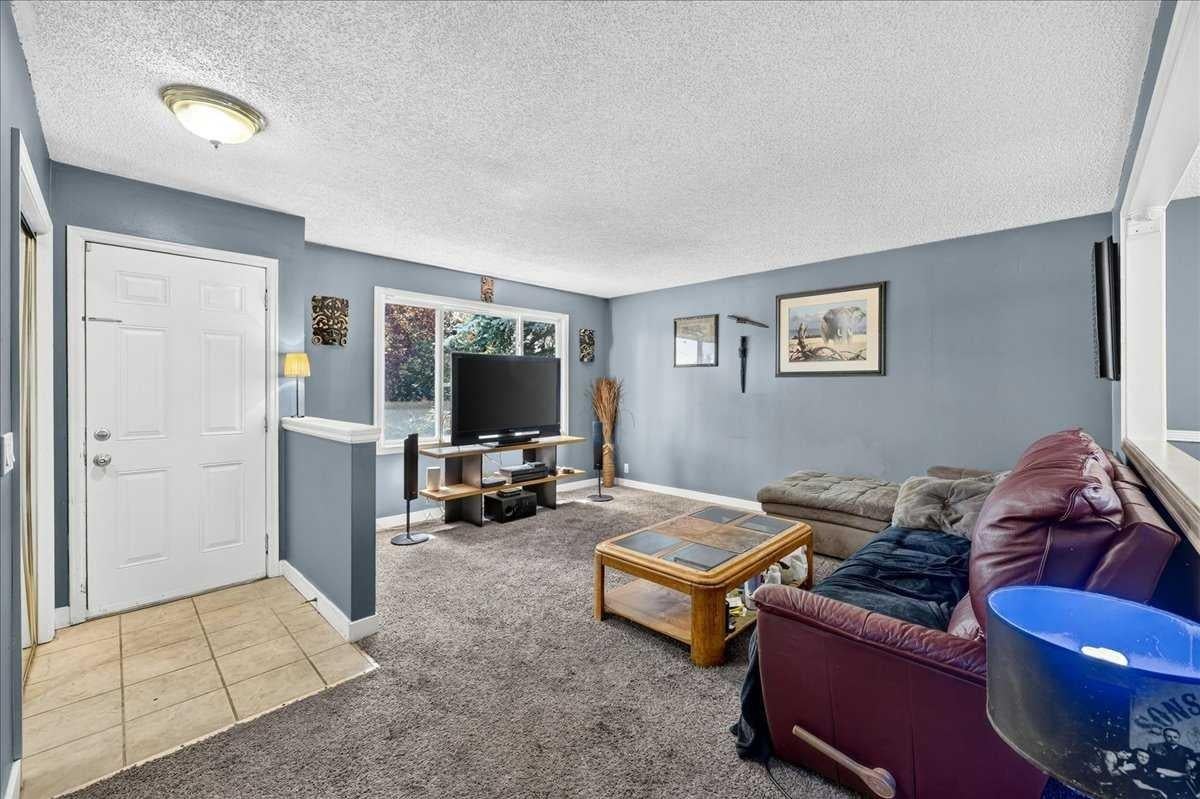136 Templeview Place NE