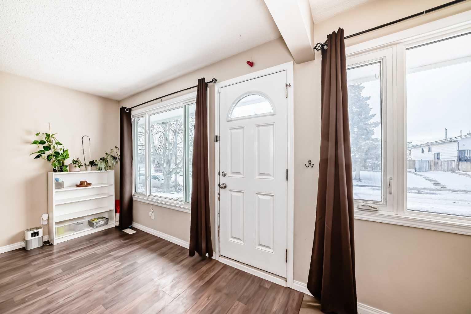 118 Dovertree Place SE