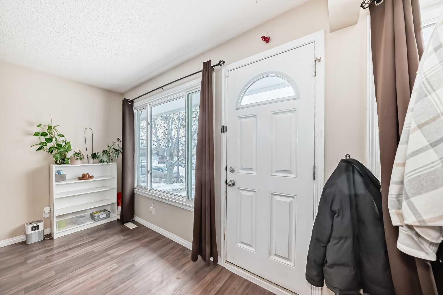 118 Dovertree Place SE