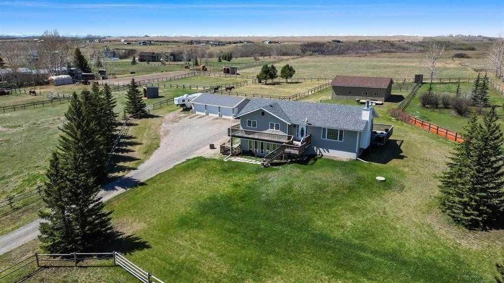 Photo of 306023 92 Street E, De Winton, AB T0L 0X0 (MLS # A2288514)