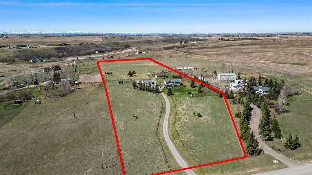 Photo of 306023 92 Street E, De Winton, AB T0L 0X0 (MLS # A2288514)