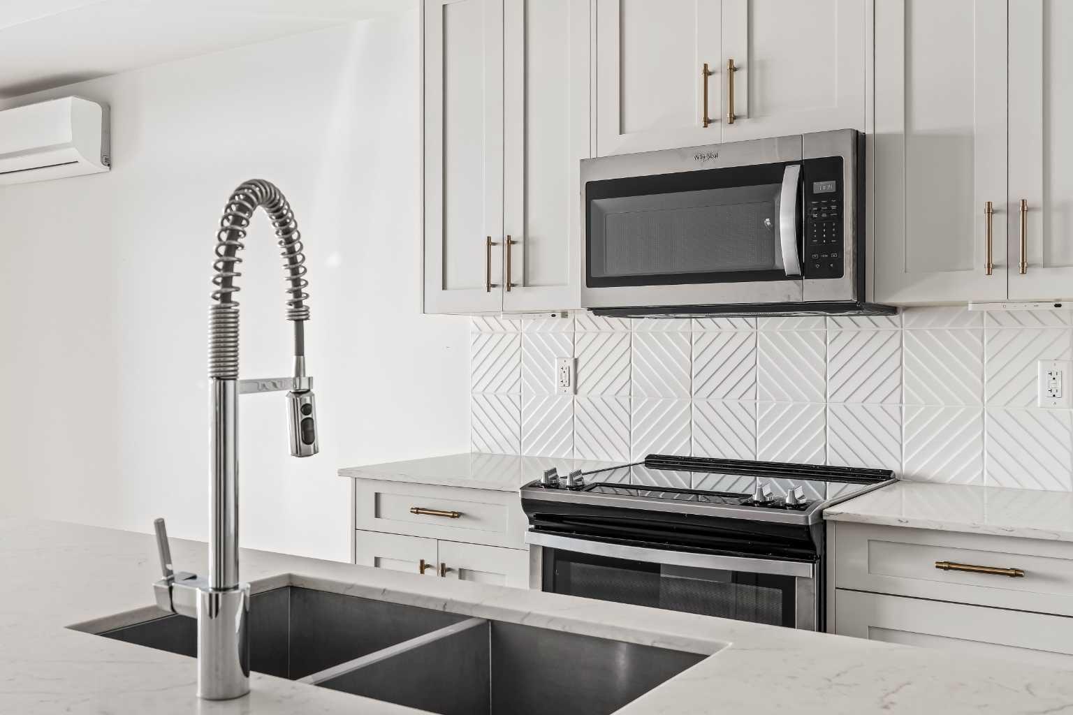 300 Auburn Meadows Common SE 407