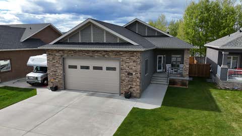 Photo of 108 TRESTLE Place, Hinton, AB T7V 0B8 (MLS # A2314440)