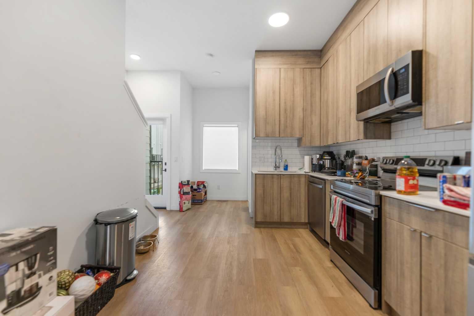 101 Panatella Square NW 211