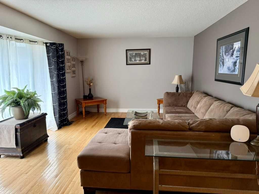 Photo of 147 Seabolt Crescent, Hinton, AB T7V 1K4 (MLS # A2313417)