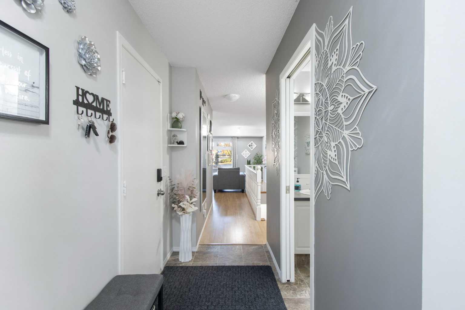 206 Mt Aberdeen Manor SE