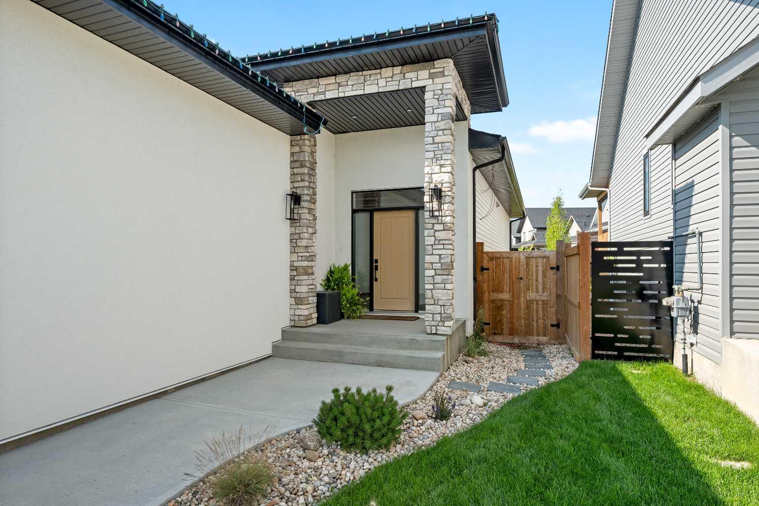 6106 13 Street Close