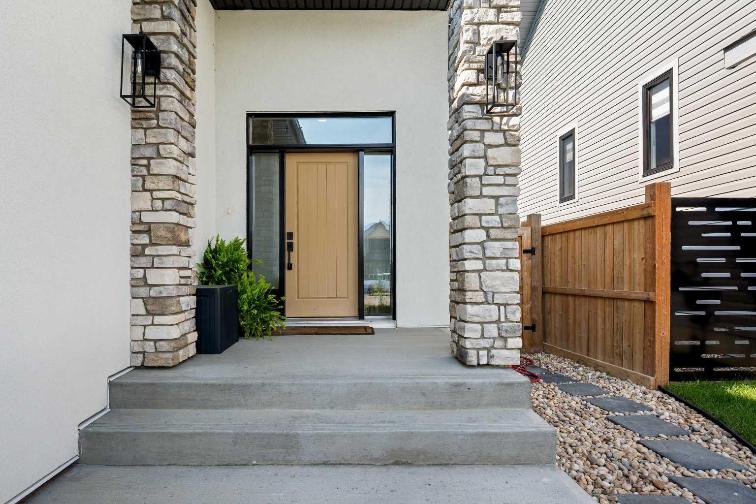 6106 13 Street Close
