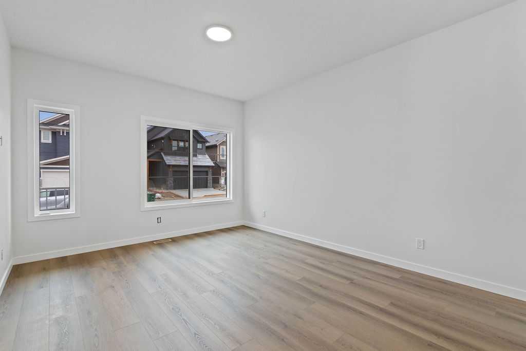 966 Chinook Winds Meadow SW