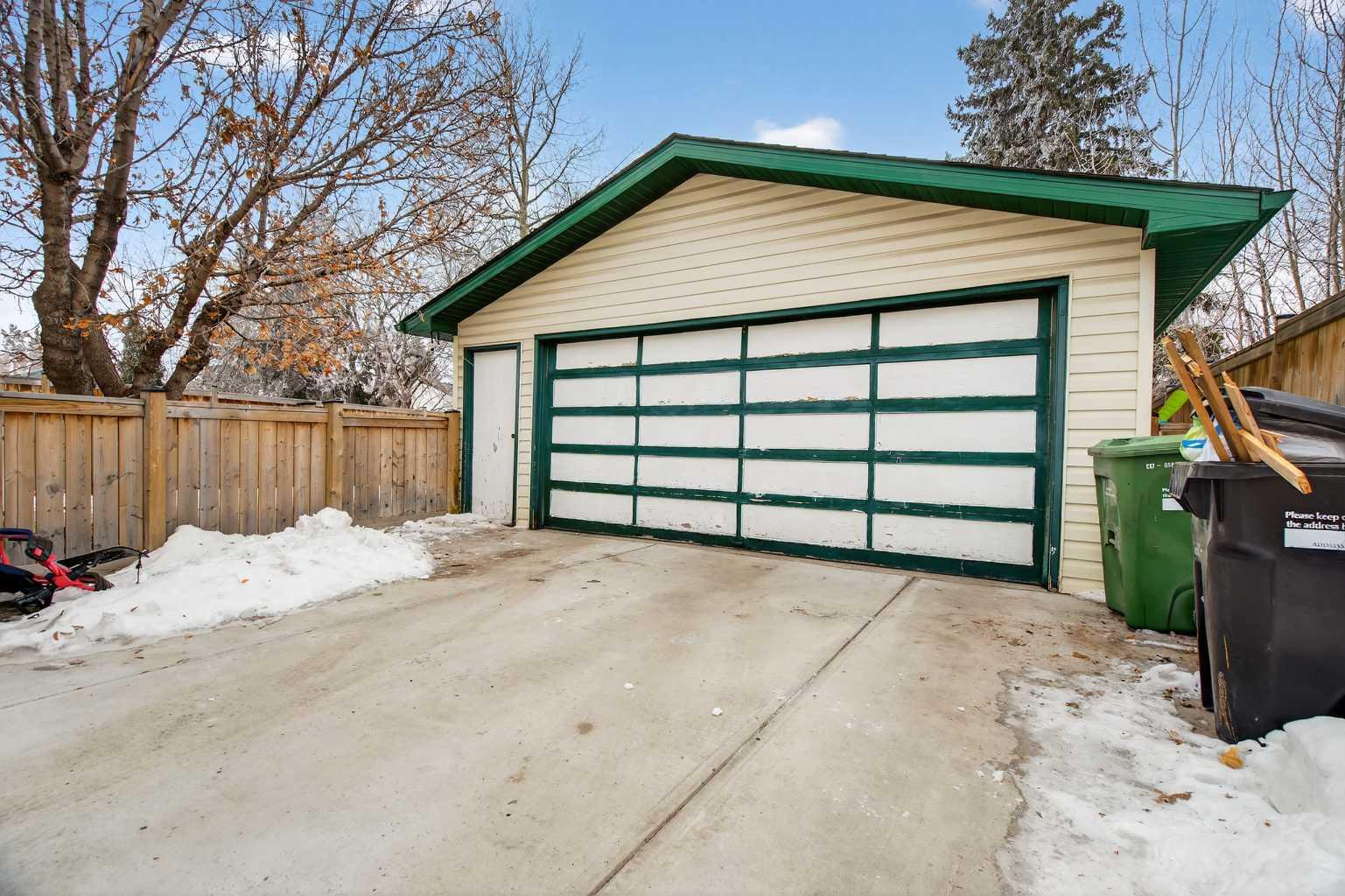 76 Brookpark Place SW