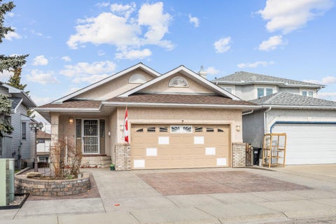 Photo of 180 Hidden Vale Close NW, Calgary, AB T3A 5C7 (MLS # A2318828)