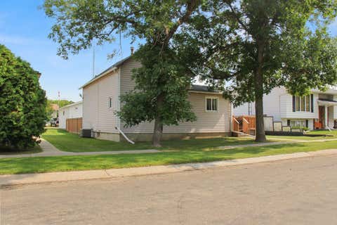 Photo of 5129 51 Street, Daysland, AB T0B 1A0 (MLS # A2337588)