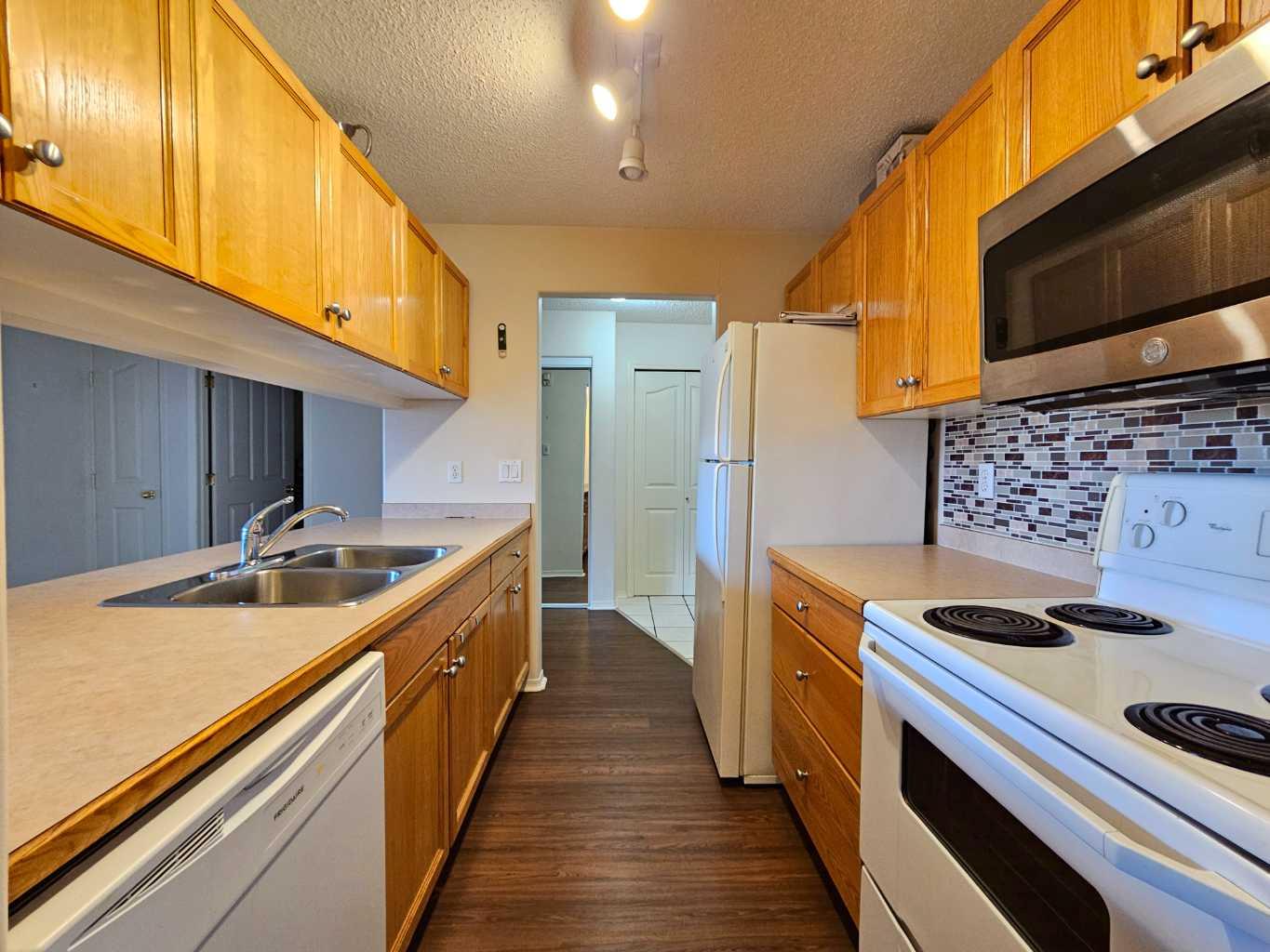 100 Richard Street 320