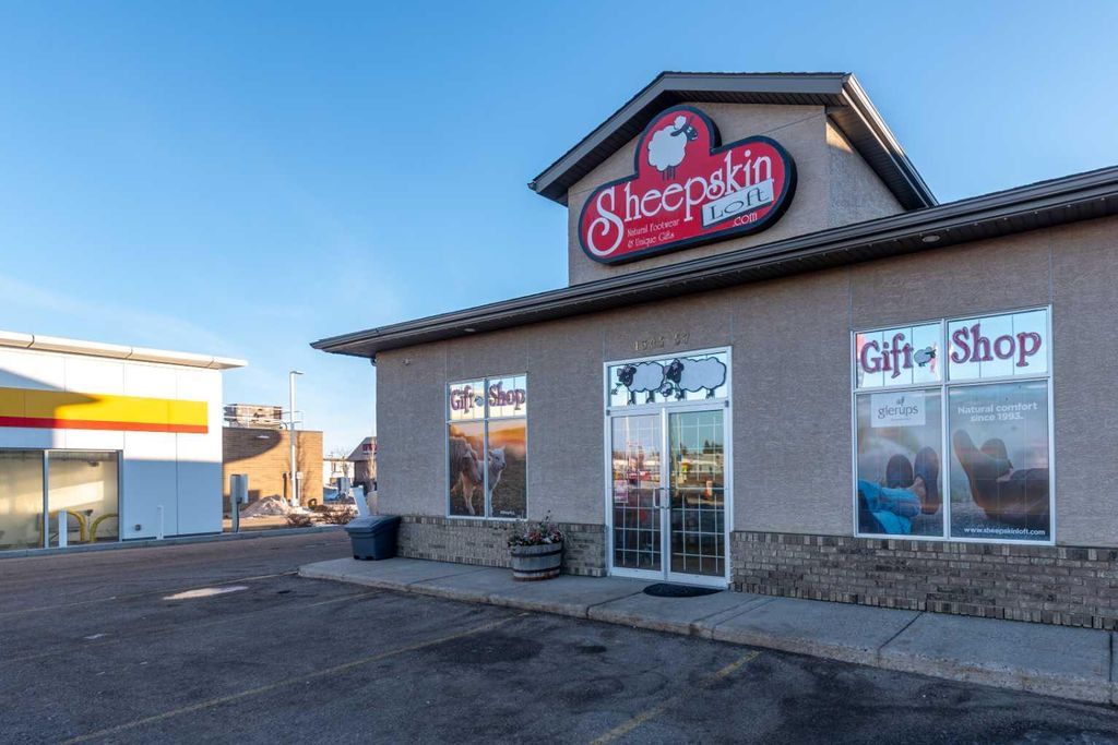 Photo of 4305 57 Avenue, Lloydminster, AB T9V 1Y4 (MLS # A2286357)